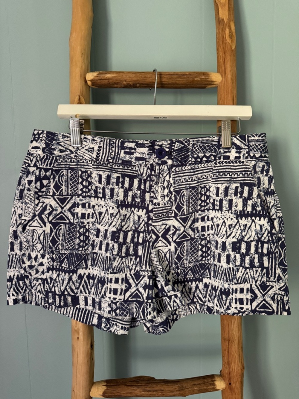 Tori Richard Women's Navy & White Geo-Print Bermuda Shorts ~ 12